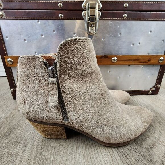 Frye Judith Ash Suede Double Zip Ankle Boots size 8 - Picture 1 of 8